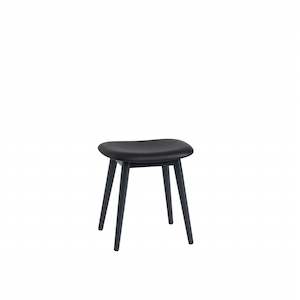 Muuto Fiber Stool: Fiber Stool Wood base 45cm - Leather