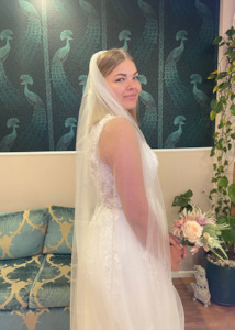 Color Lavender: Sparkling Bridal Veil in White/silver