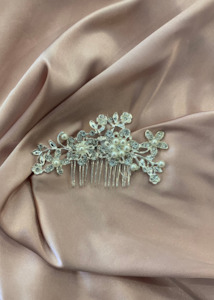 Accessories: Silver Rhinestone Pearl Flower Hair Comb Express NZ Wide