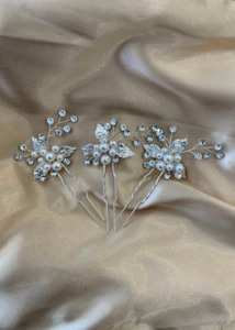 Accessories: Silver leaf pearl diamante hair pins Express NZ Wide