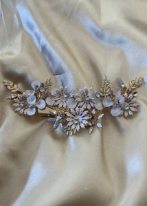 Gold and soft pink floral design hair clip Express NZ Wide