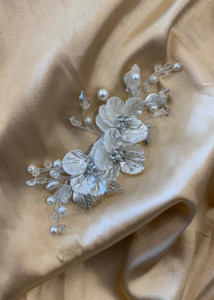 Lustrous ivory flowers silver hair clip Express NZ wide