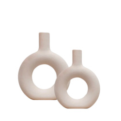 Lifestyle: paola & joy raya halo vase small