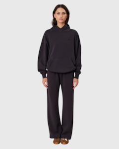 Remain: Remain Trackpant Washed Black