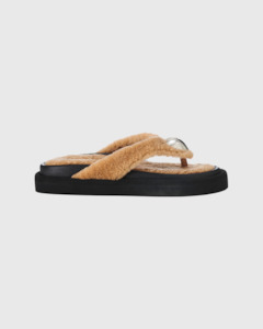 Alias Mae: Ana Sandal Fawn Shearling