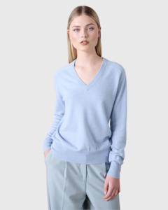 Knitwear: Amy Cashmere V-Neck Sky