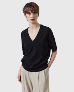 Knitwear: Jasper Cashmere V-Neck Black