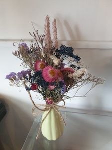 Artificial & dried flowers: Mini Dried vases