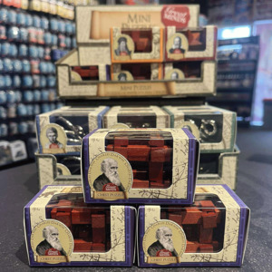 Board Games: Great Minds Darwin’s Chest Puzzle - Professor Puzzle Games