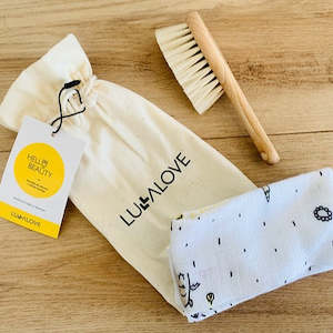 Natural Hair Brush with Goat's Bristle and Washcloth