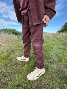 The Slow Game: Palm taper pant - Wine