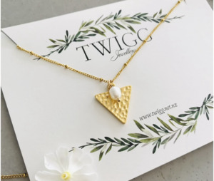 Jewellery: Twigg Directional Pearl Necklace