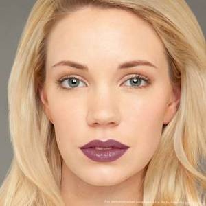 Revlon Kiss Plumping Lip Creme: Revlon Kiss Plumping - Velvet Mink