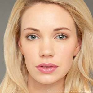 Revlon Kiss Plumping - Fresh Petal