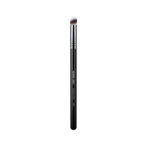 Makeup: Eigshow Concealer Brush E873