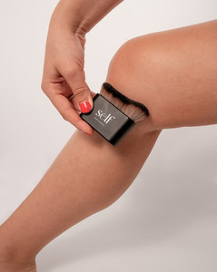 Products: SELF Tan Tanning brushBeauty Therapy Beau XBeau_xo5