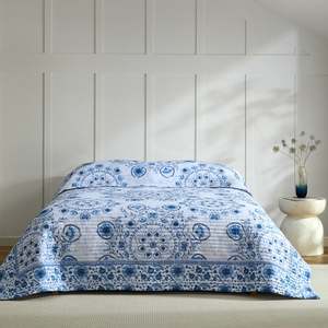 Coverlets: Logan & Mason Alessandra Bedspread