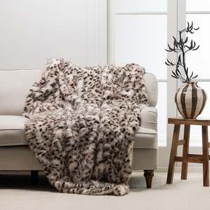 Design Republique Snow Leopard Faux Fur Blanket