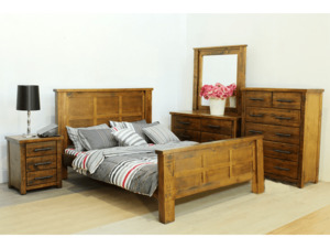 Hard Furniture Pieces: Pinegate 6 Drawer Dresser & Mirror
