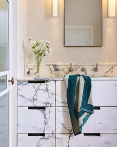 Bath: Forest & Sage Two-Toned Hand Towel