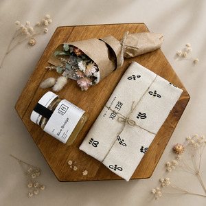 Gifting: Bee Kind