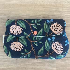 Floral pouch - Collections – bee Moore