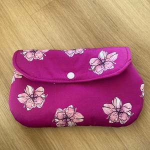 Fushia Floral pouch - Collections – bee Moore