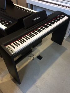 Pianos: Sonata LP8035