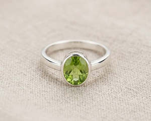 Sterling Silver Oval-Cut Peridot Ring