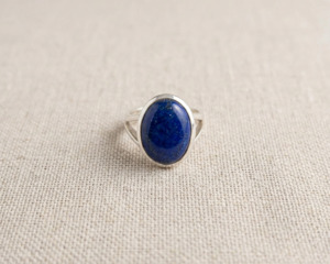 Sterling Silver Cabochon-Cut Oval Lapis Lazuli Ring