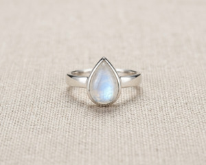 Sterling Silver Teardrop Cabochon-Cut Moonstone Ring