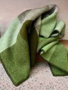 Home Gifts: Lambswool Throw, block