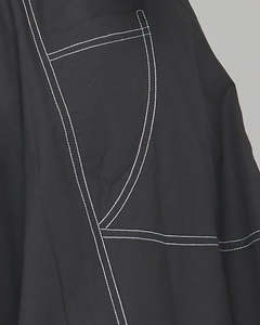 Guru skirt, black with white stitching