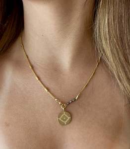 Melchior Collier Medaille Ajna - Pearl Blue