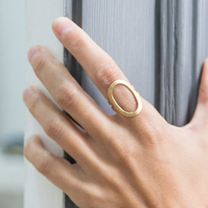 Susi Cala: La Cala Oval Ring Gold