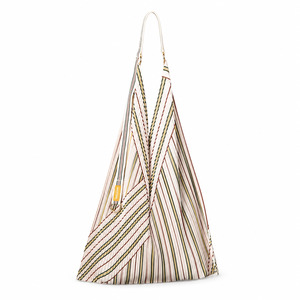 Multitudes: Zoe Y Bag