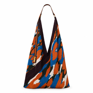 Multitudes: Elizabeth Y Bag