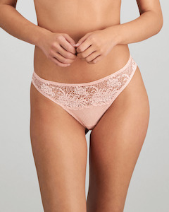 Outlet: Adoration Thong