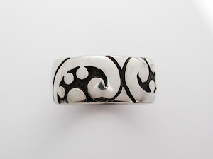 Koru fern Band benflynn