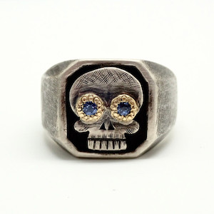 Memento Mori Skull ring benflynn