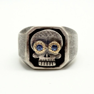 Products: Memento Mori Skull ring benflynn