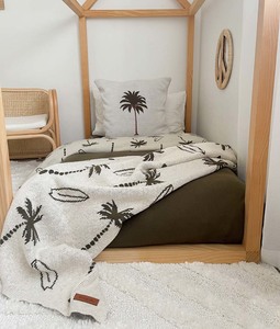 Surfing Palm Blanket - Olive