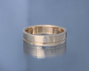Products: Yellow Gold Men's Band with Iine detail - Benjamin Black Goldsmiths