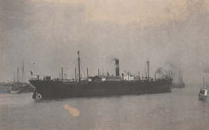 World Postcards: SHIPPING HARBOUR MOUTH WHERE POSTCARD