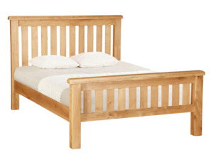 Bedroom Furniture: Heritage Bedframe