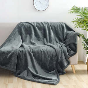 Car Sofa Protectors: Waterproof Flannel Sofa and Bed Pet Blanket