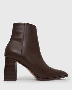 MAX Pointed Toe Ankle Boots