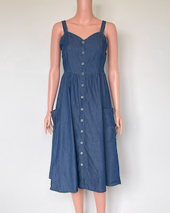 Dress: Kelly Felder dress