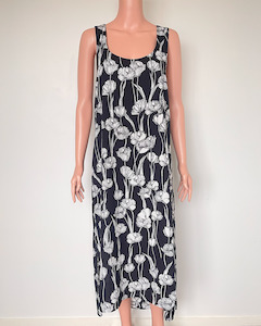 Max: Max pinafore dress