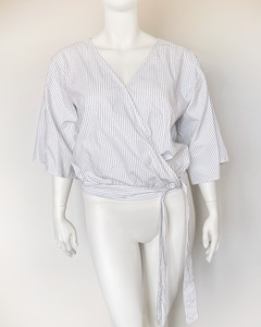 Thing Thing Izzy wrap top